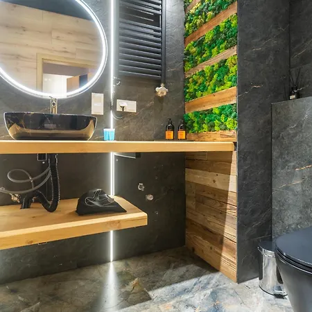 Spodek Modern By Bookinghost